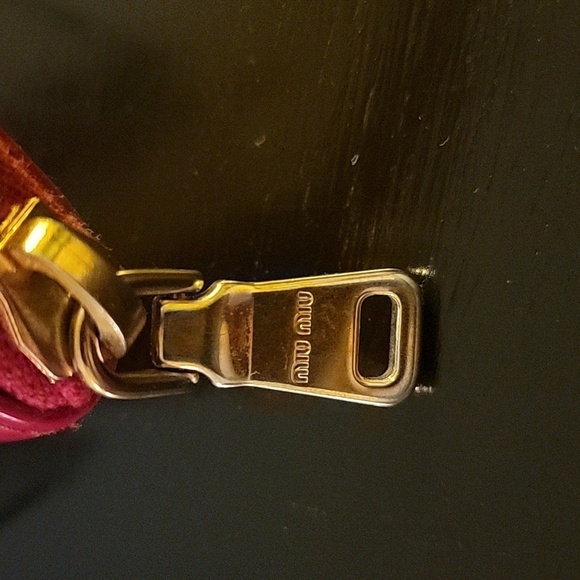 Miu Miu Patent Leather Red Bow Wallet Gold Hardware - Picture 3 of 8
